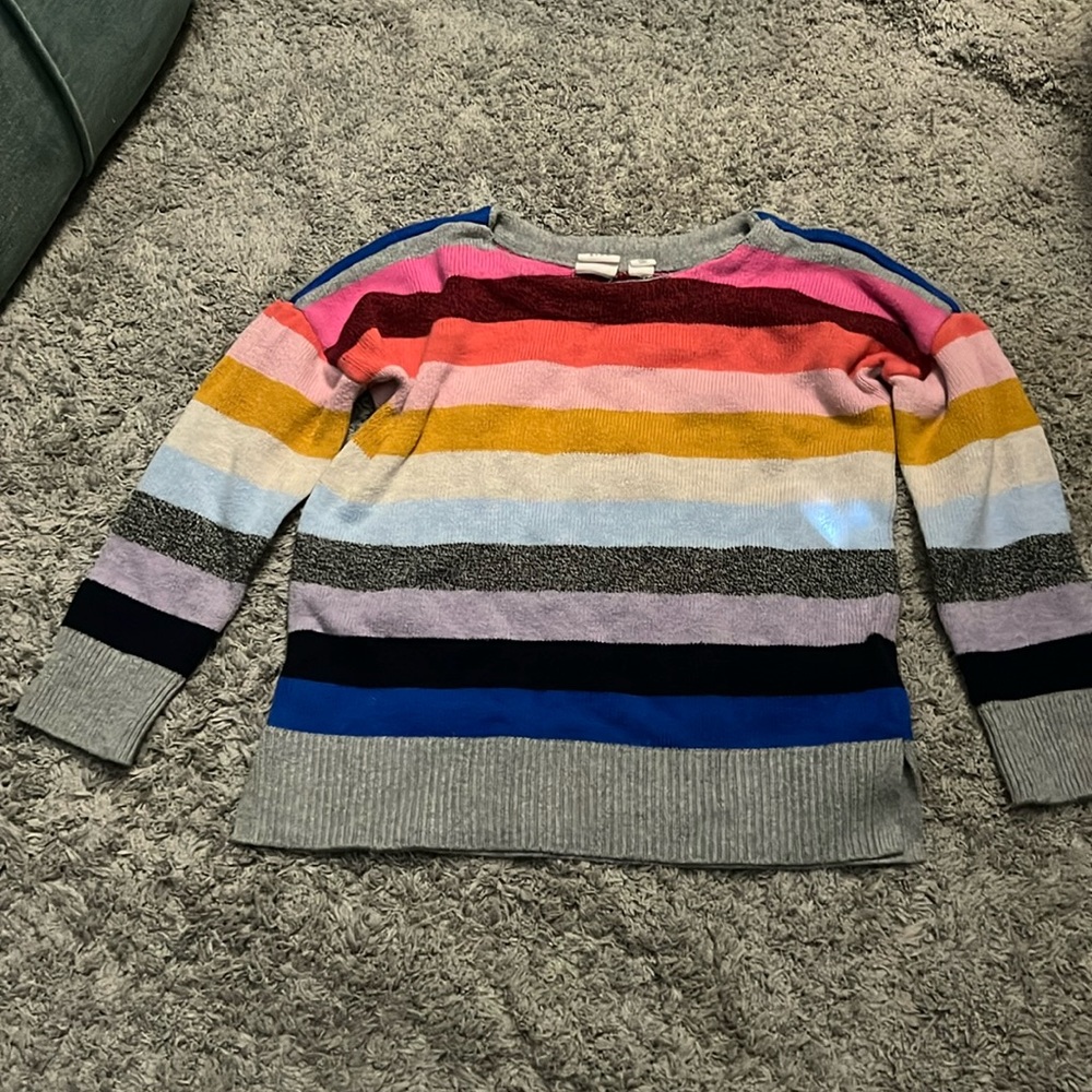 Gap sweater
